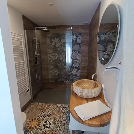 Le Savoyard Hotel