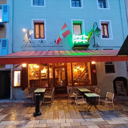 Le Savoyard Hotel *
